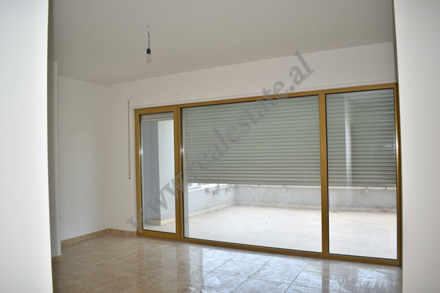 Office space for rent at Donika Kastrioti street in Tirana.
It is positioned on the fourth floor of